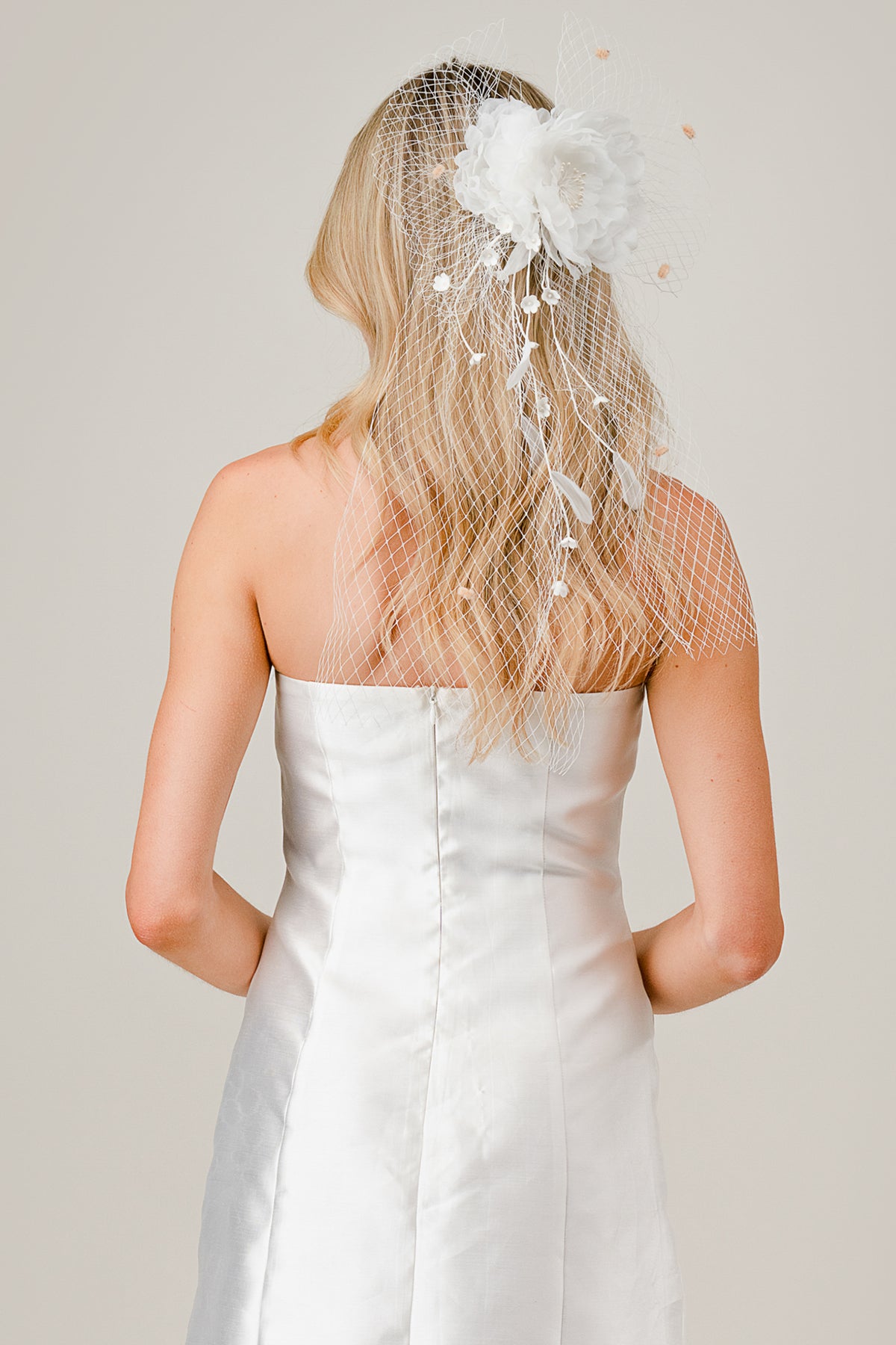 Romantic White Flower Veil Clip